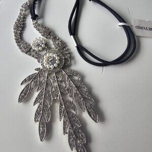 New Necklace Silver Tone Flapper Rhinestone  Feathers